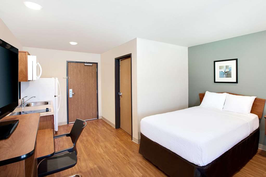 WoodSpring Suites Lafayette - photo 8