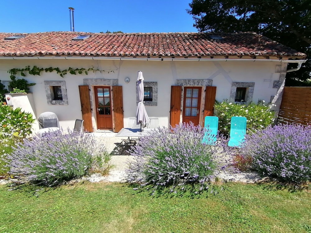 Gîtes La Vieille Gorce - carbon neutral hotel in Charroux