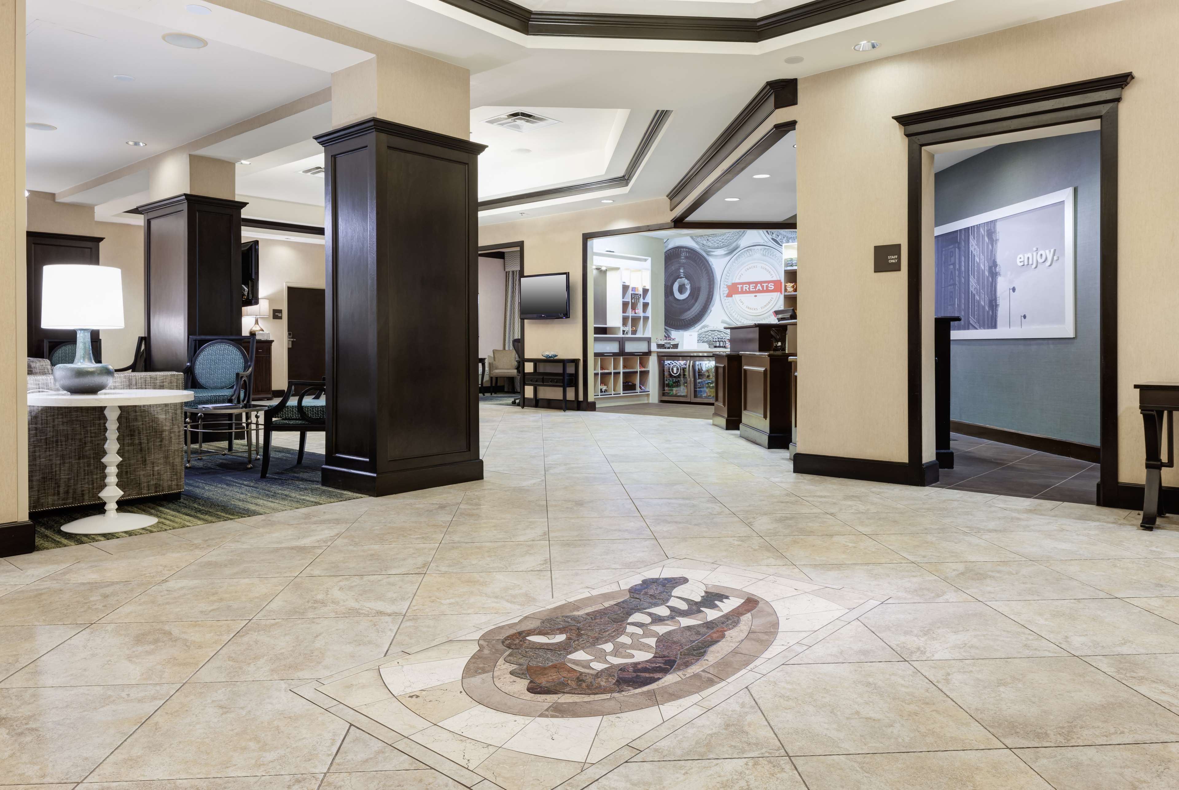 Hampton Inn & Suites Gainesville Downtown - photo 7