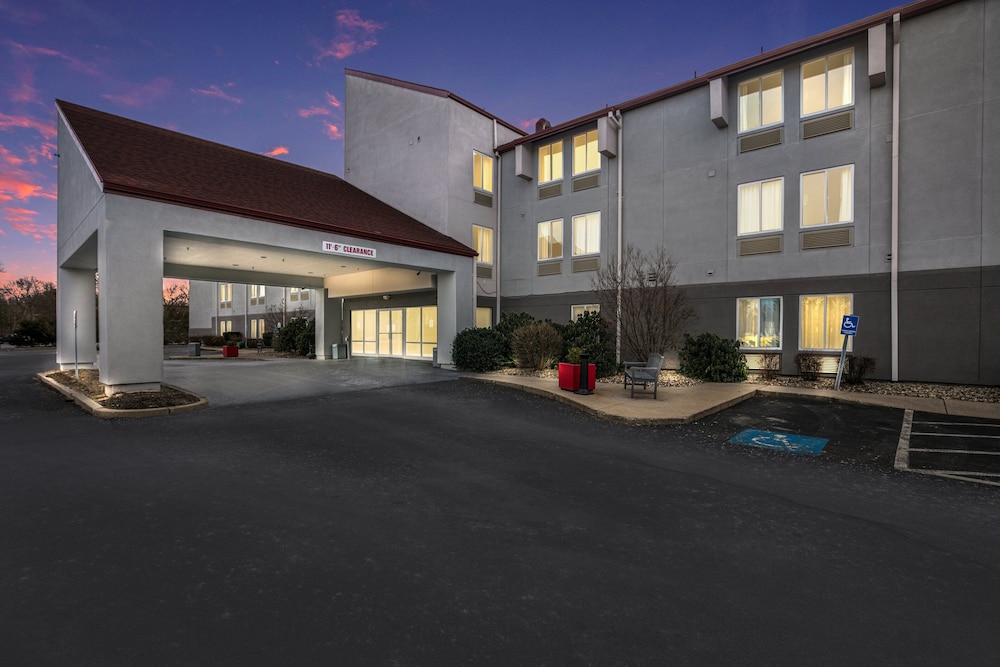Red Roof Inn PLUS Boston Logan - photo 36