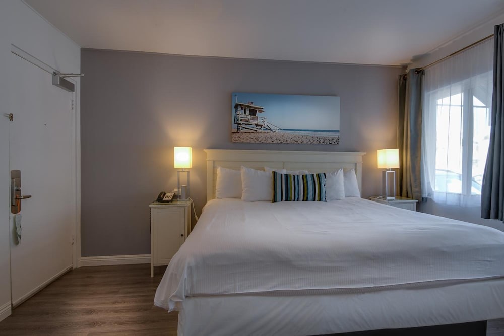 Bayside Hotel - photo 15