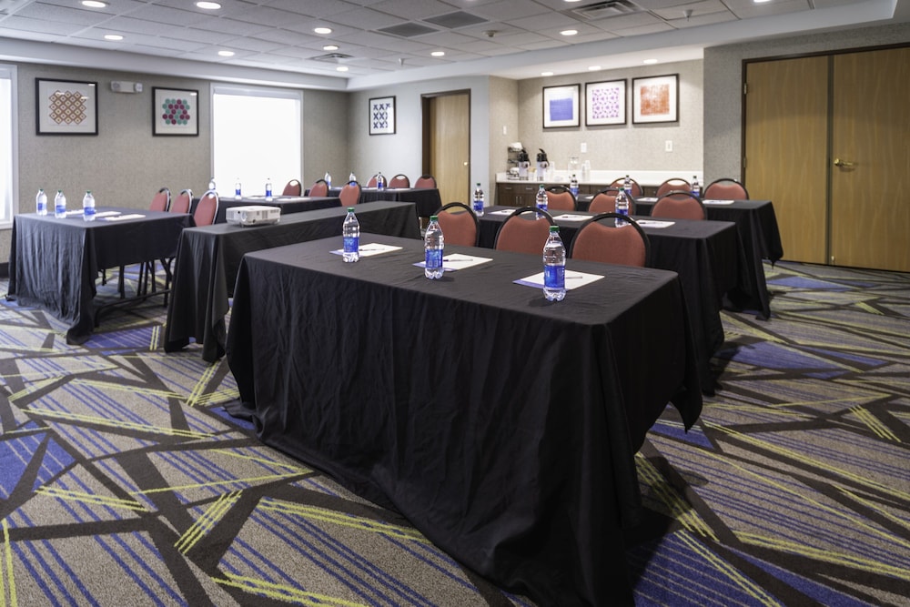Holiday Inn Express Rochelle by IHG - photo 45