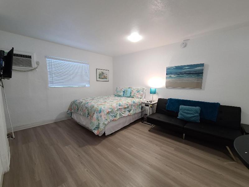 Sun Island Motel - photo 131