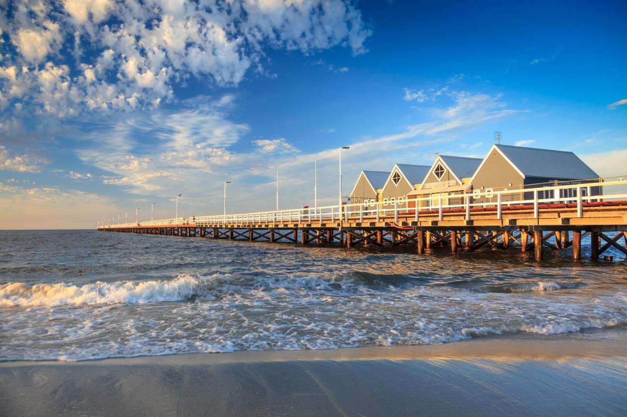 Api Busselton Seaside Escape Apartments — 4-Star Luxury Hotel in Busselton, Australia