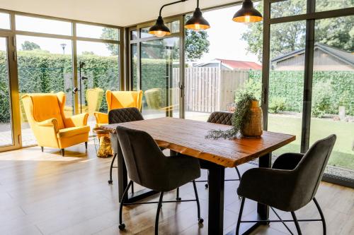 Vakantiewoning op steenworp afstand van strand en havens — hotel in Yerseke