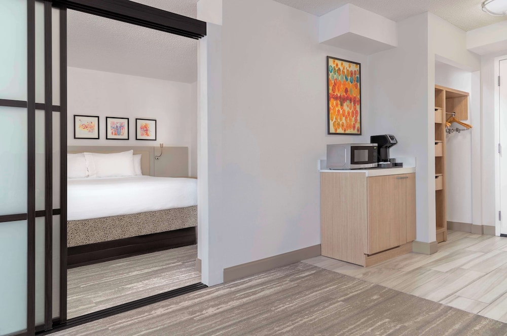 Hilton Garden Inn Denver Airport - photo 8