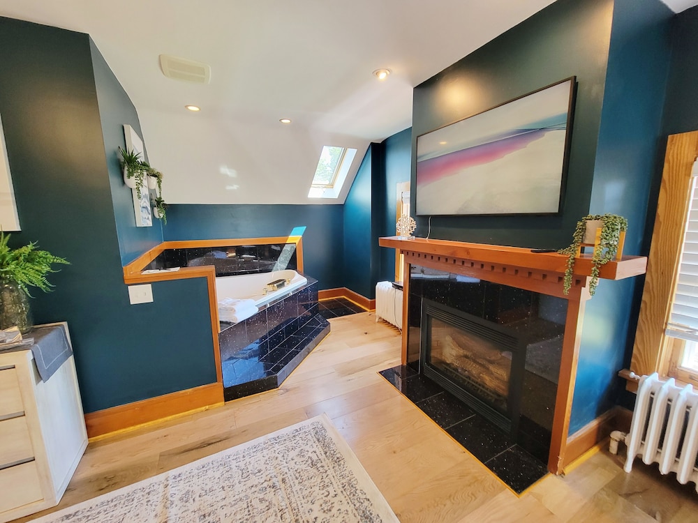 Historic GG Barnum Mansion by Heirloom Boutique Collection - photo 31