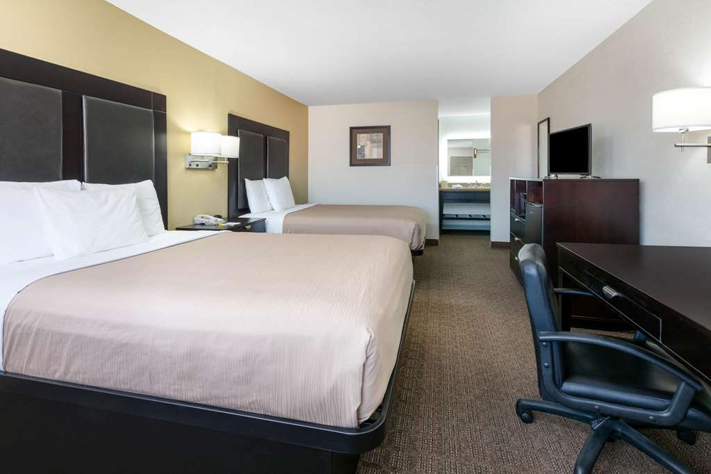 Days Inn by Wyndham Granbury - photo 22