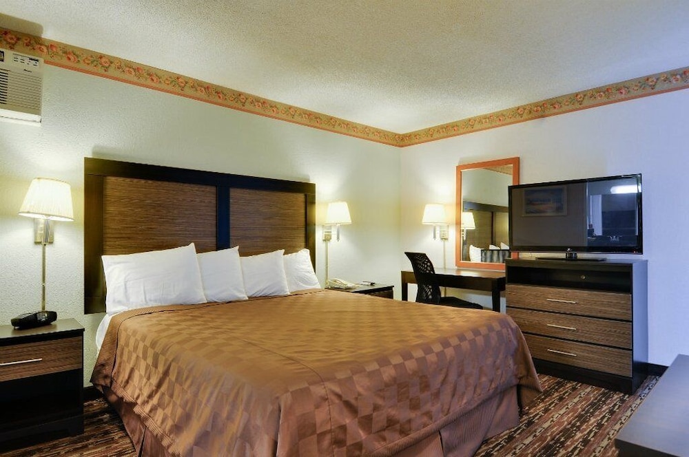 Vagabond Inn Sunnyvale - photo 14
