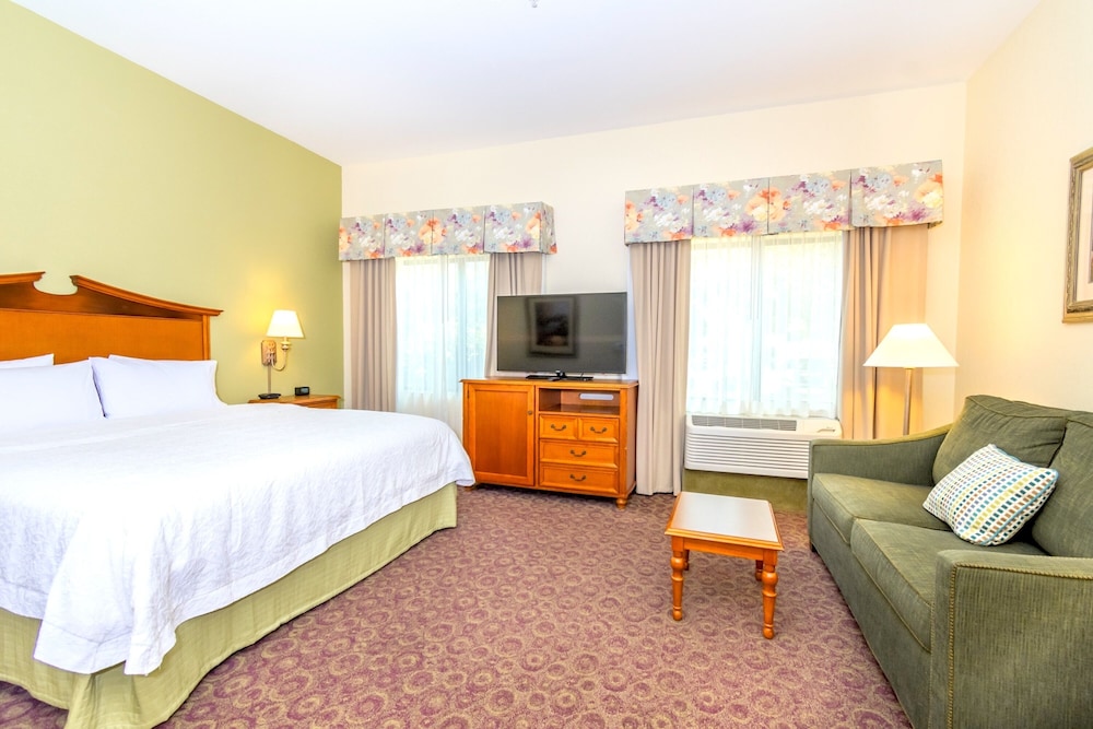 Hampton Inn and Suites College Station - photo 16