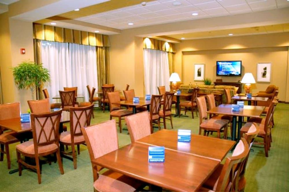 Hampton Inn Calera - photo 3