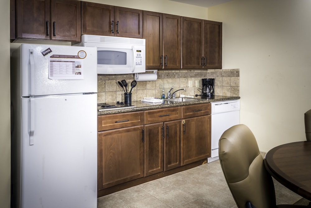 Staybridge Suites Toledo Maumee by IHG - photo 16
