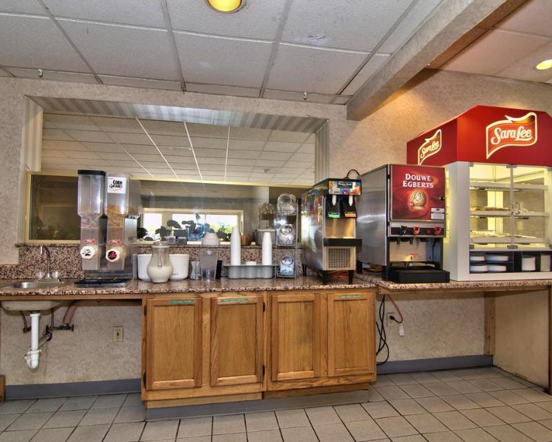 Parkview Inn and Conference Center - photo 2