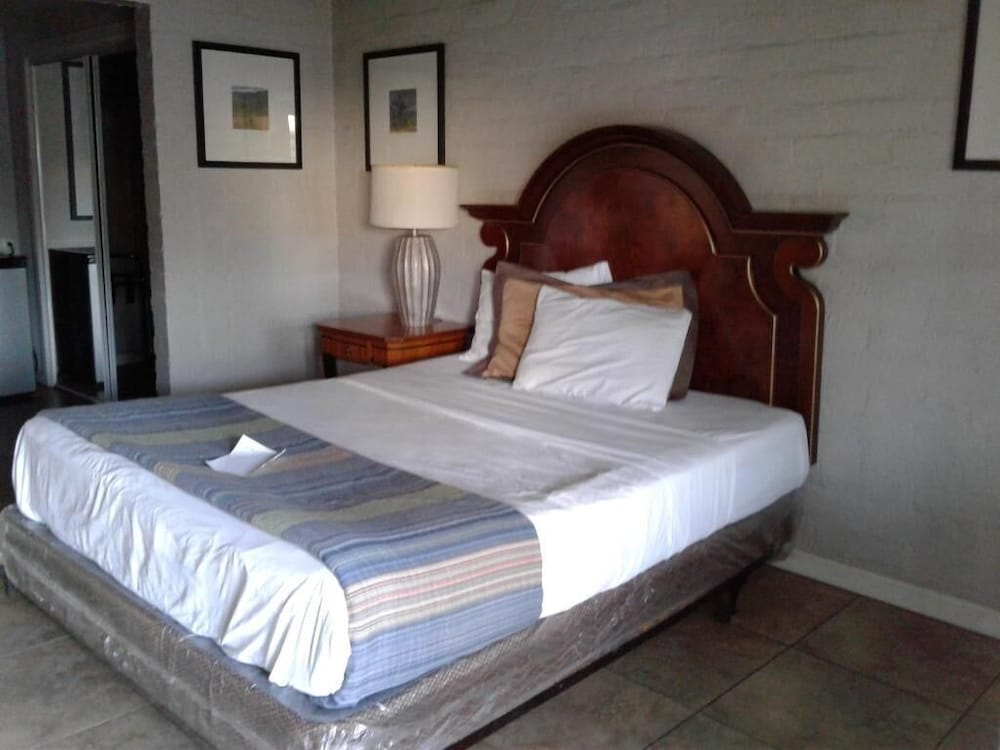 Sterling Gardens Hotel - photo 16