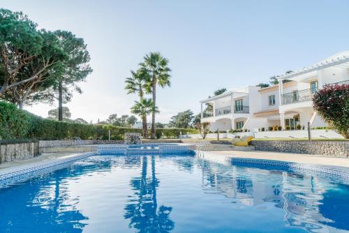 Pine Cliff Apartment by The Portuguese Butler — 4-Star Luxury Hotel in Olhos De Agua, Portugal