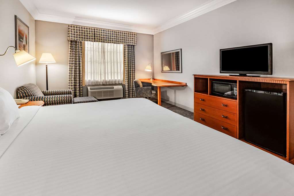 Days Inn by Wyndham Altavista - photo 25