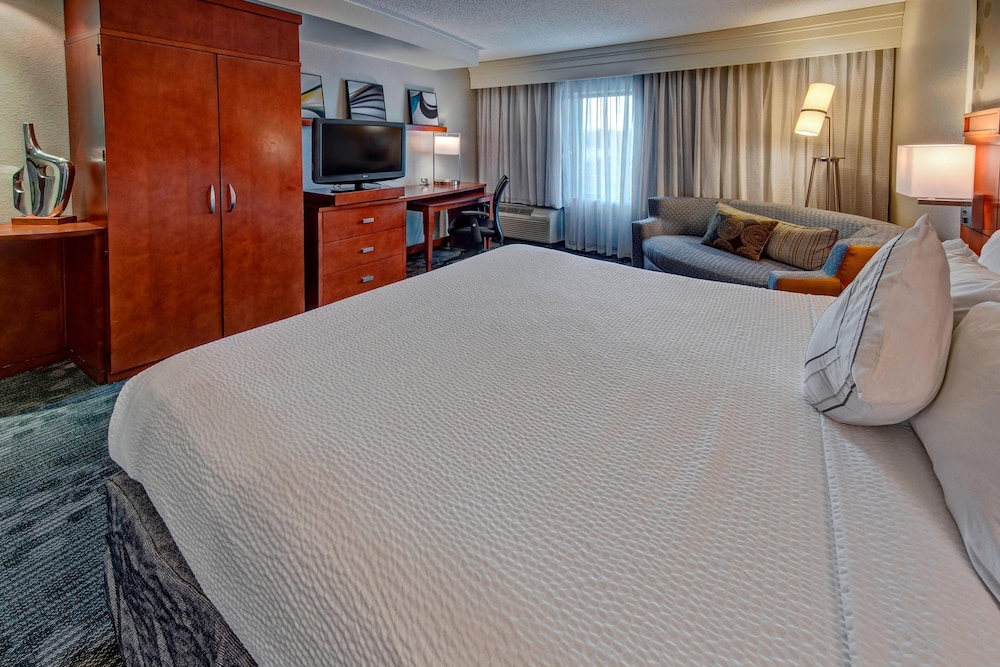 Courtyard by Marriott Alexandria - photo 8
