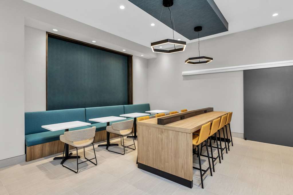 La Quinta Inn & Suites by Wyndham San Jose Airport Downtown - photo 14