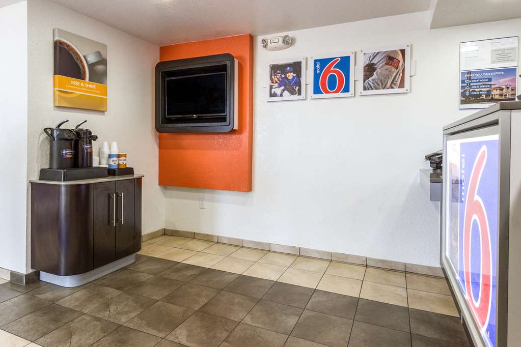 Motel 6 Tempe AZ Phoenix Airport Priest Dr - photo 18