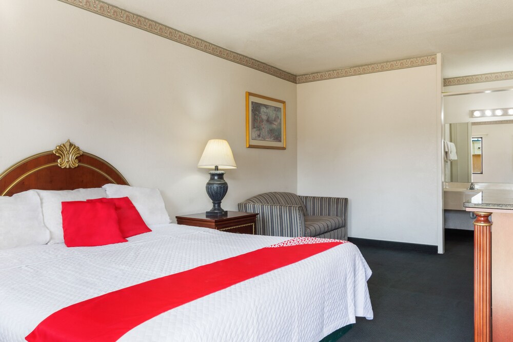 Travelers Place Inn & Suites - photo 6