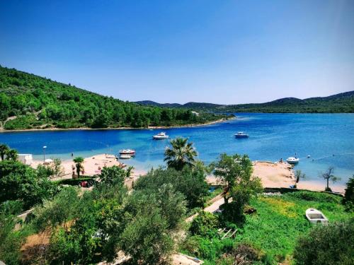 Mobile Homes Krko Pirovac — 4-Star Luxury Hotel in Pirovac, Croatia