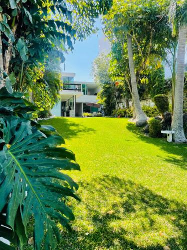 Ven a disfrutar de Casa Alfenapa a pie del lago somos pet friendly — 4-Star Luxury Hotel in Tequesquitengo, Mexico