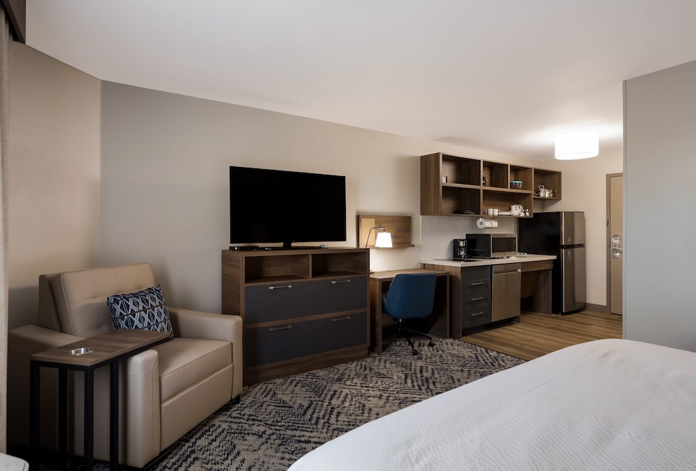 Candlewood Suites Lafayette River Ranch an IHG Hotel - photo 14
