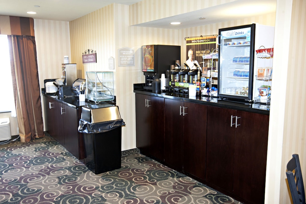 Cobblestone Inn & Suites Langdon - photo 28