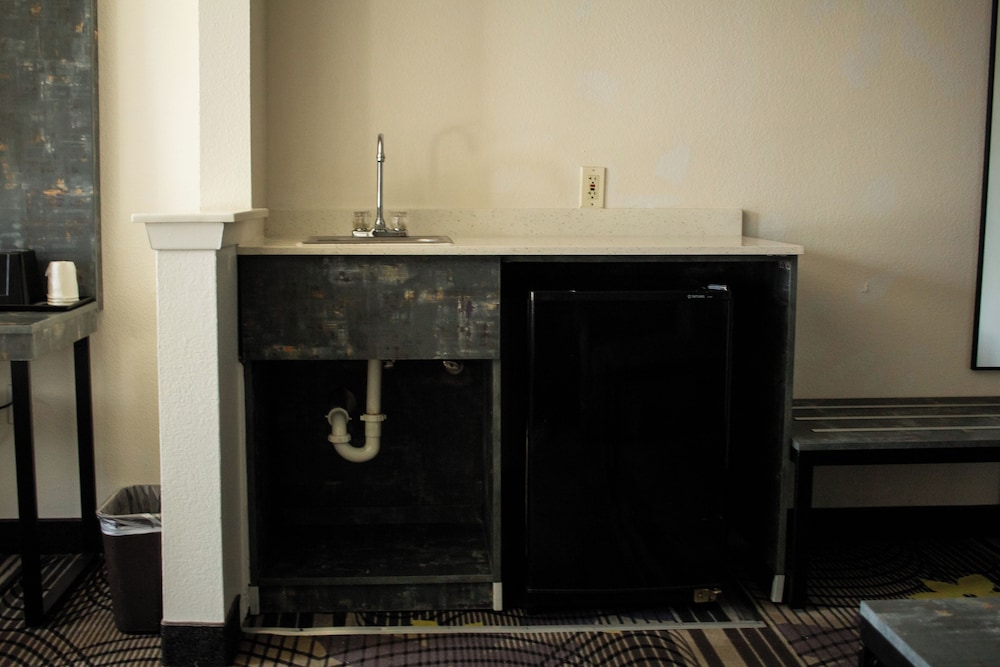 FairBridge Inn & Suites Cleburne - photo 26