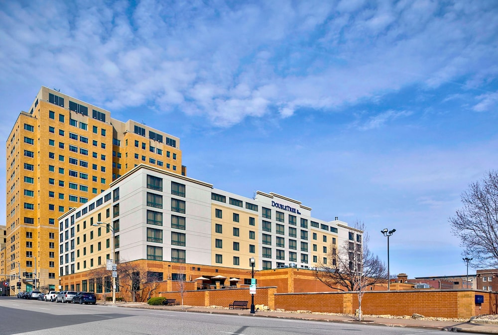 DoubleTree by Hilton Davenport - photo 61