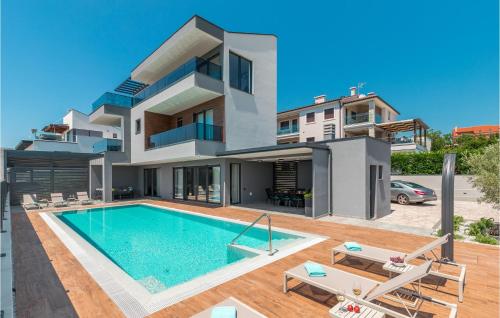 Nice Home In Fazana With House Sea View — 5-Star Luxury Hotel in Fazana, Croatia