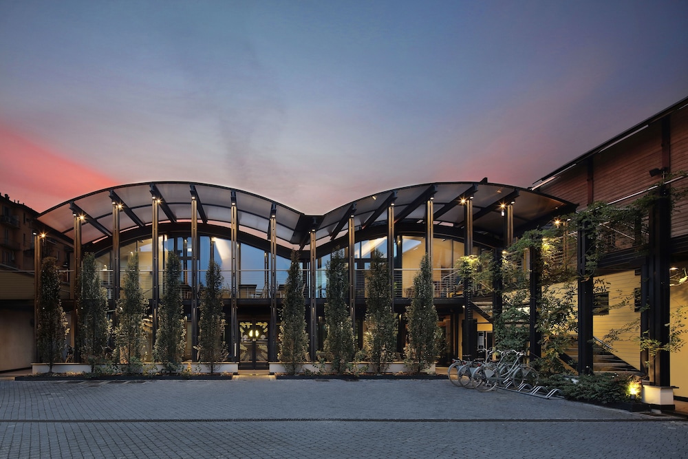 Versoverde Alzaia Naviglio Grande — 4-Star Luxury Hotel in Milan, Italy