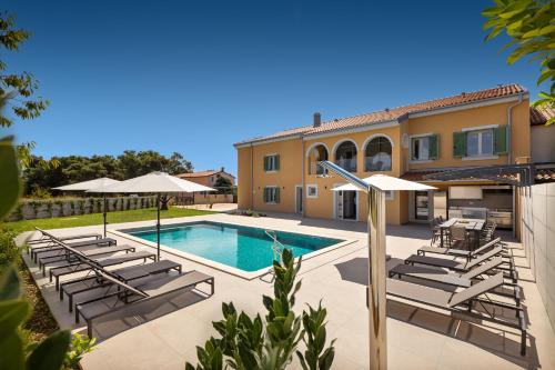 Villa Lucilla — 4-Star Luxury Hotel in Novigrad, Croatia
