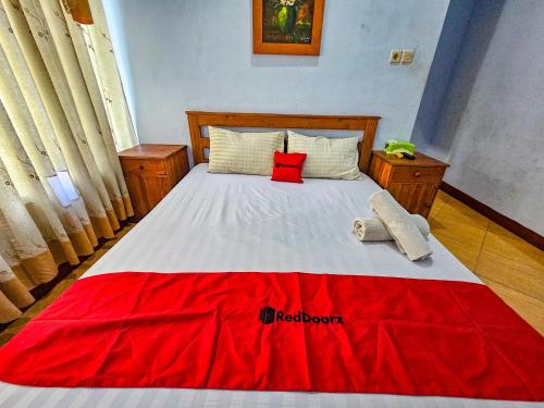 RedDoorz Syariah near Stadion Merdeka Jombang — hotel in Jombang