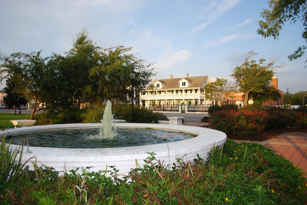 The Hotel Magnolia - carbon neutral hotel in Foley