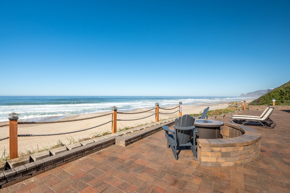 Sailor Jack's Oceanfront Inn - photo 52