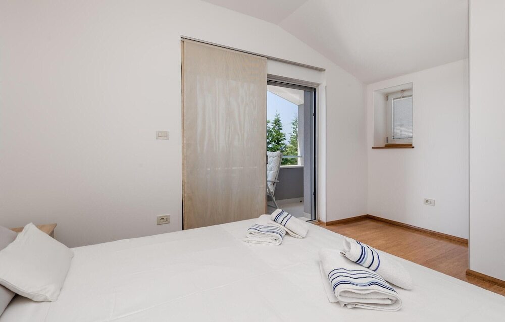 1 Bedroom Awesome Home In Rab — 5-Star Luxury Hotel in Rab, Croatia