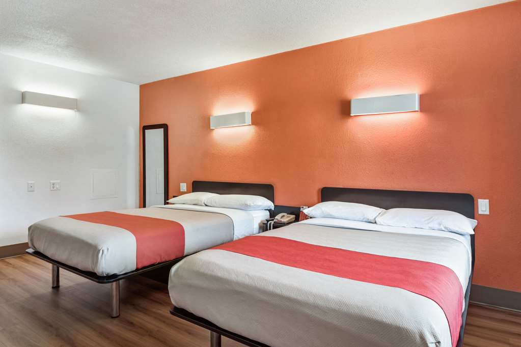 Motel6 Youngstown OH - photo 24