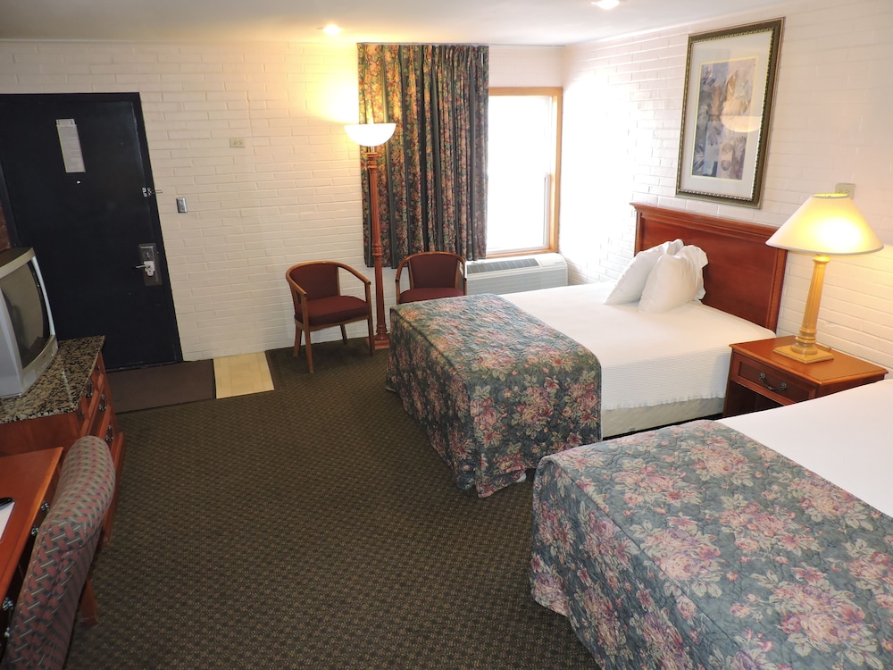 Indian Hills Inn & RV Park - photo 14