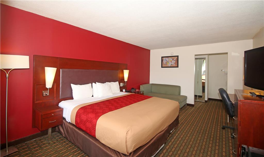 Econo Lodge Pilot Mountain - photo 7