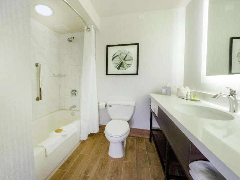 DoubleTree by Hilton Jamestown - photo 52