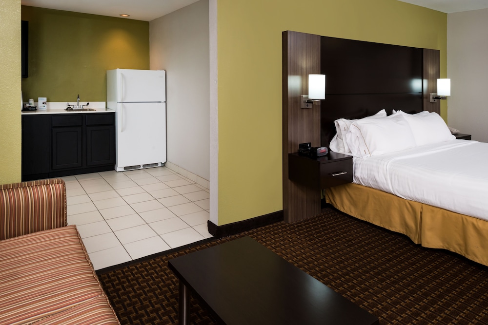 Holiday Inn Express & Suites Bucyrus by IHG - photo 6