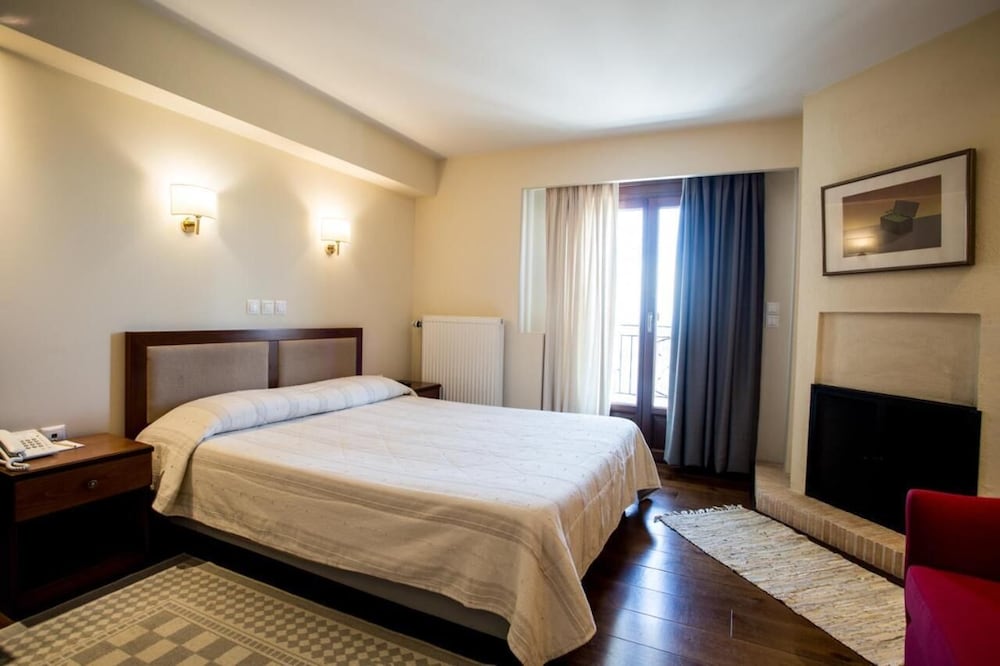Ellinon Thea Arachova — 4-Star Luxury Hotel in Arachova, Greece