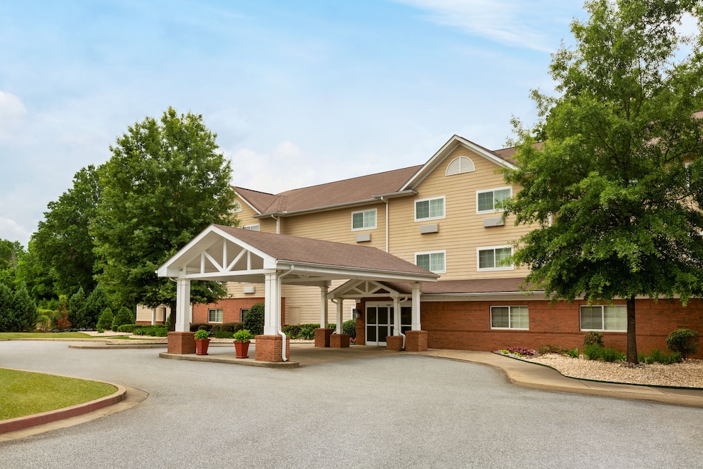 MainStay Suites Columbus near Fort Benning - photo 27