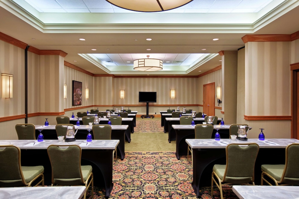 Hilton Chicago Oak Brook Suites - photo 33