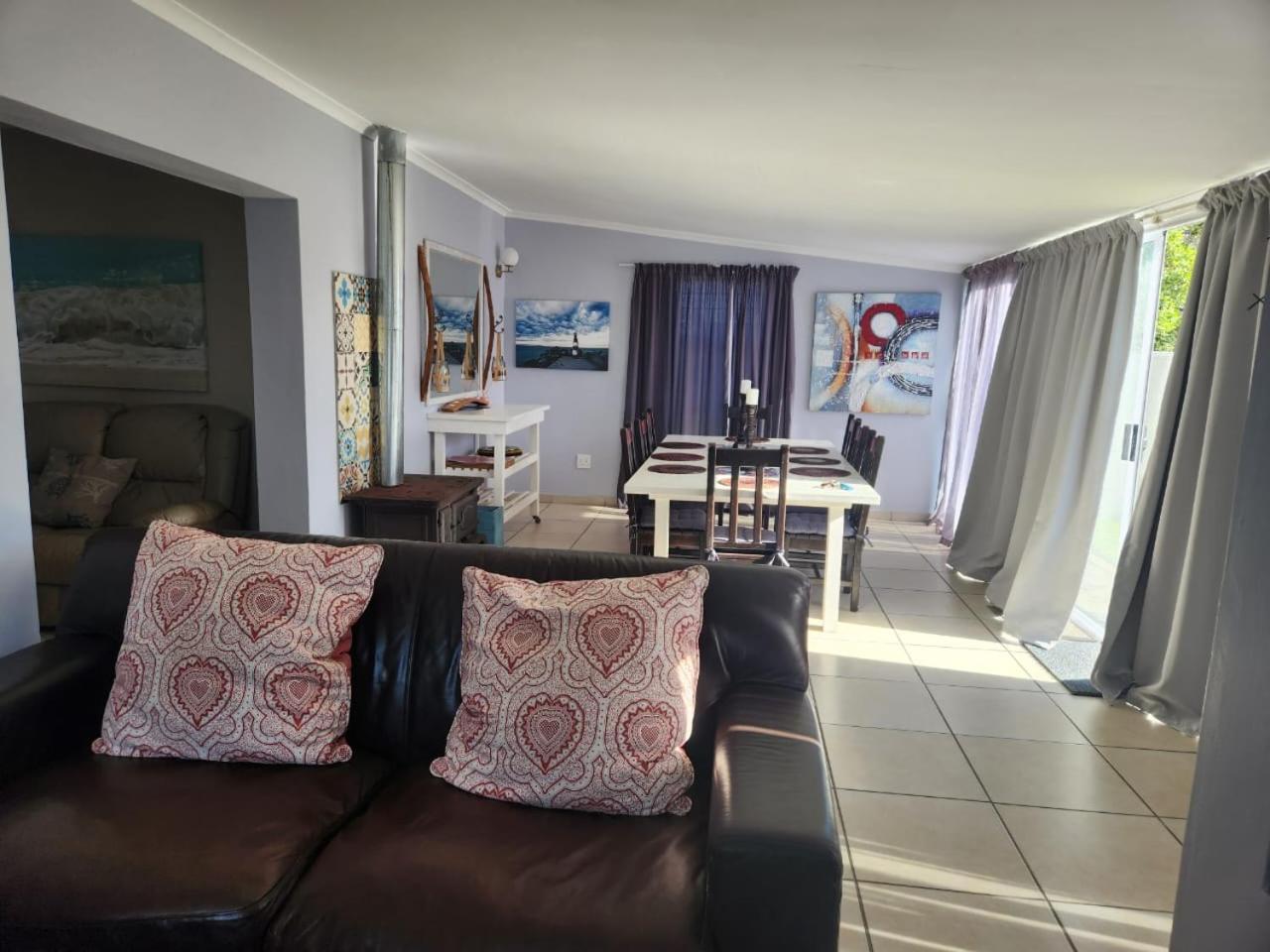 25 On Main Struisbaai — 4-Star Luxury Hotel in George, South Africa