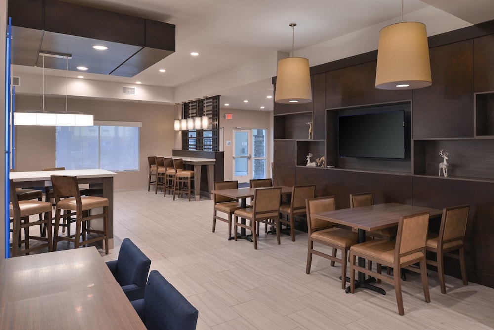 Holiday Inn Express & Suites Houston E Pasadena by IHG - photo 30
