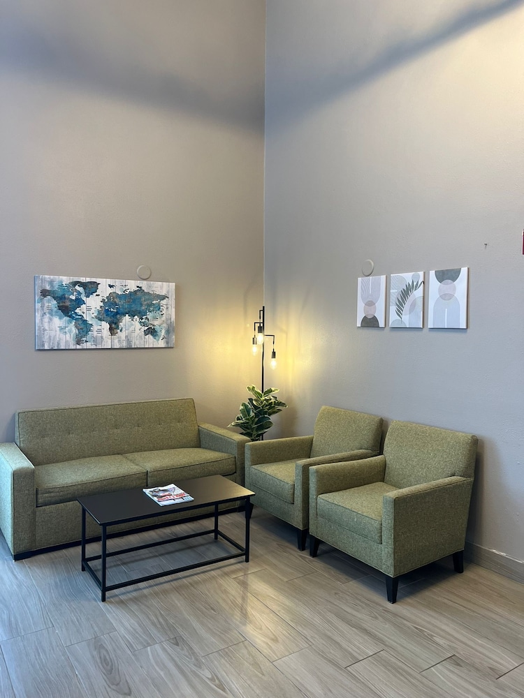 Super 8 by Wyndham Watertown WI - photo 4