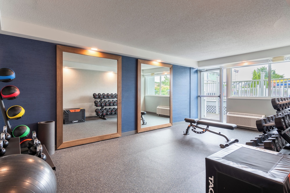 Hampton Inn by Hilton Manchester - photo 37