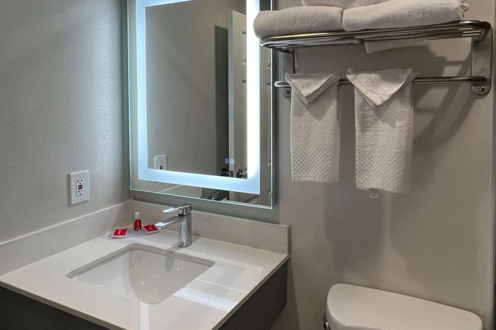 Quality Inn Tracy I 205 - photo 38